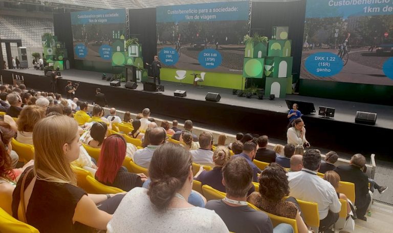 Inovação urbana: Smart City Expo Curitiba 2025 abre com reflexão sobre como desenvolver “cidades felizes”