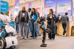 Este é o ano em que a IA deixa de ser promessa e paradigma para se tornar uma ferramenta real de escala, inovação e competitividade.