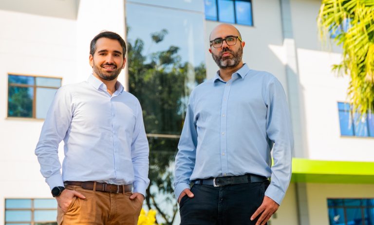 Empresa do Paraná passa a integrar grupo que atende mais de 700 clientes e projeta movimentar R$ 1 trilhão em operações até 2030, comentam os executivos Luis Fiuza e Rodrigo Eddine