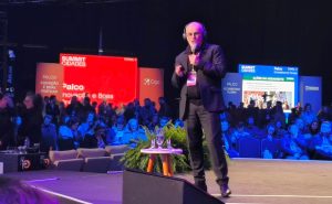 Em entrevista à rede The Builders, criador do conceito de Cidade de 15 Minutos defende políticas de longo prazo para enfrentar desigualdade, mudanças climáticas e perda de qualidade de vida. / Foto: The Builders