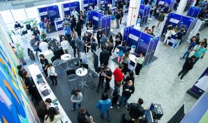 Evento chega à 11ª edição com rodadas de negócios, encontros com investidores e programação que se estende pelos principais hubs de Curitiba